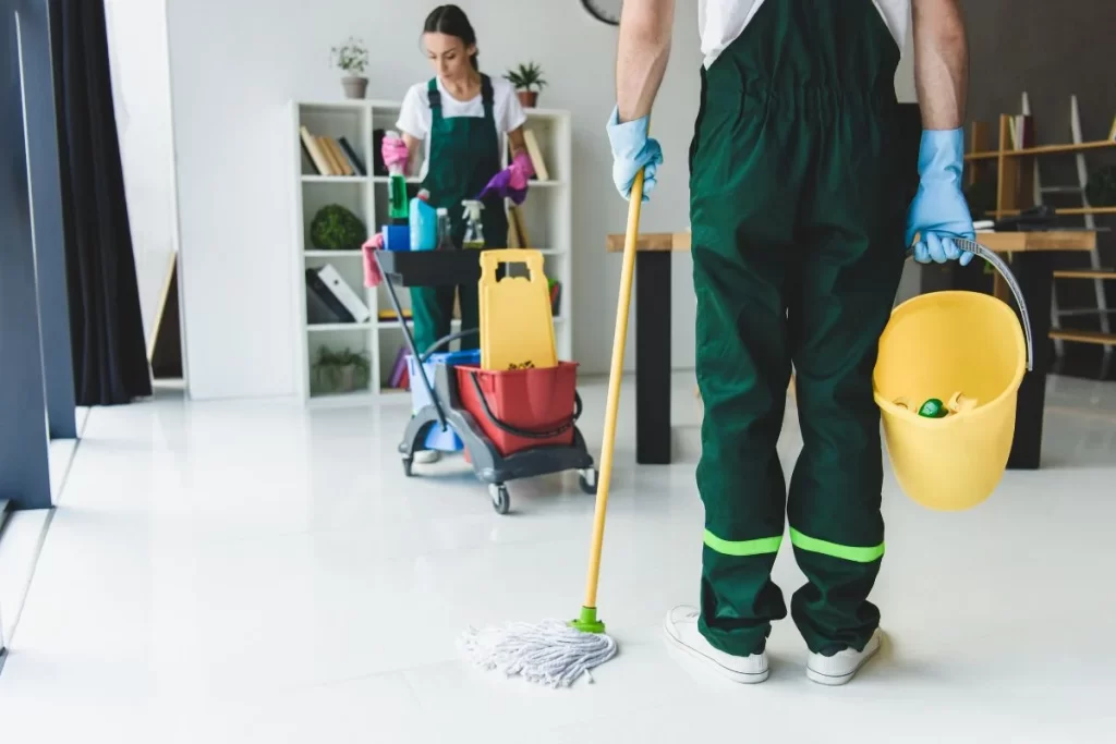 Team-providing-a-one-time-cleaning-service-with-various-cleaning-supplies